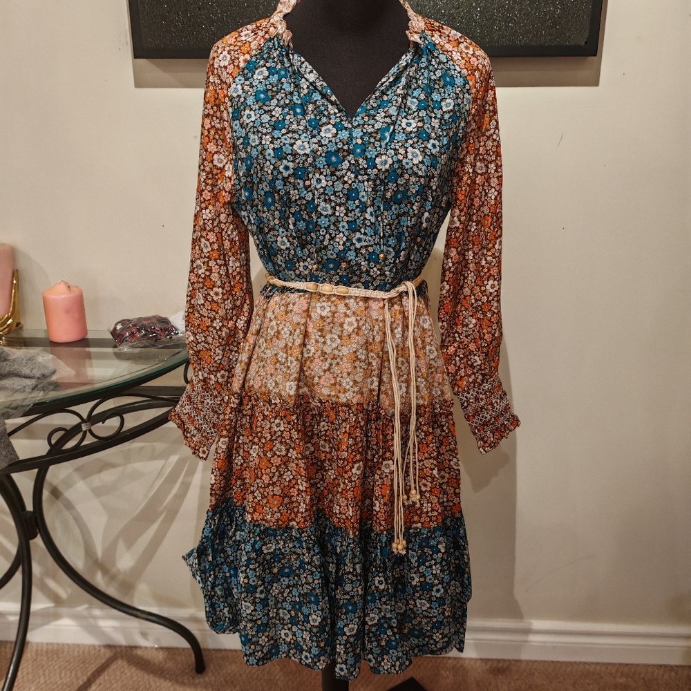 2/90 Tigerlily Takumi dress-0250 - Picture 6 of 17